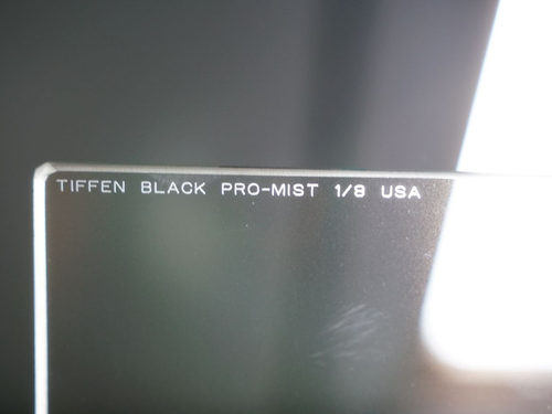 美国Tiffen天芬4X5.65黑柔焦电影滤镜 Black ProMist柔肤长方滤镜 - 图1