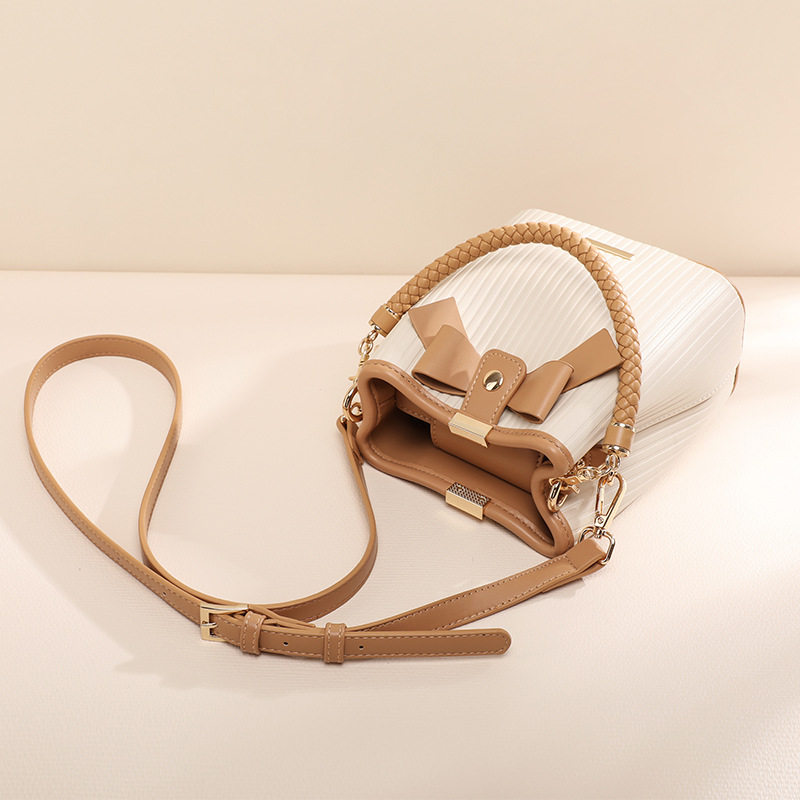 小个子女小众轻奢高级感2021水桶包 奔蕾女士包袋