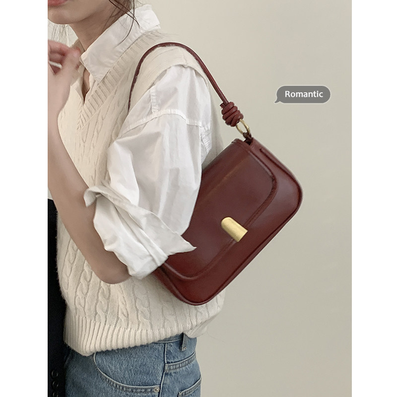 复古红色女2022冬天新款高级斜挎包 奔蕾女士包袋