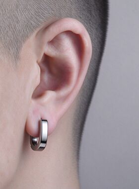 黑色几何钛钢耳圈男款简约高级感