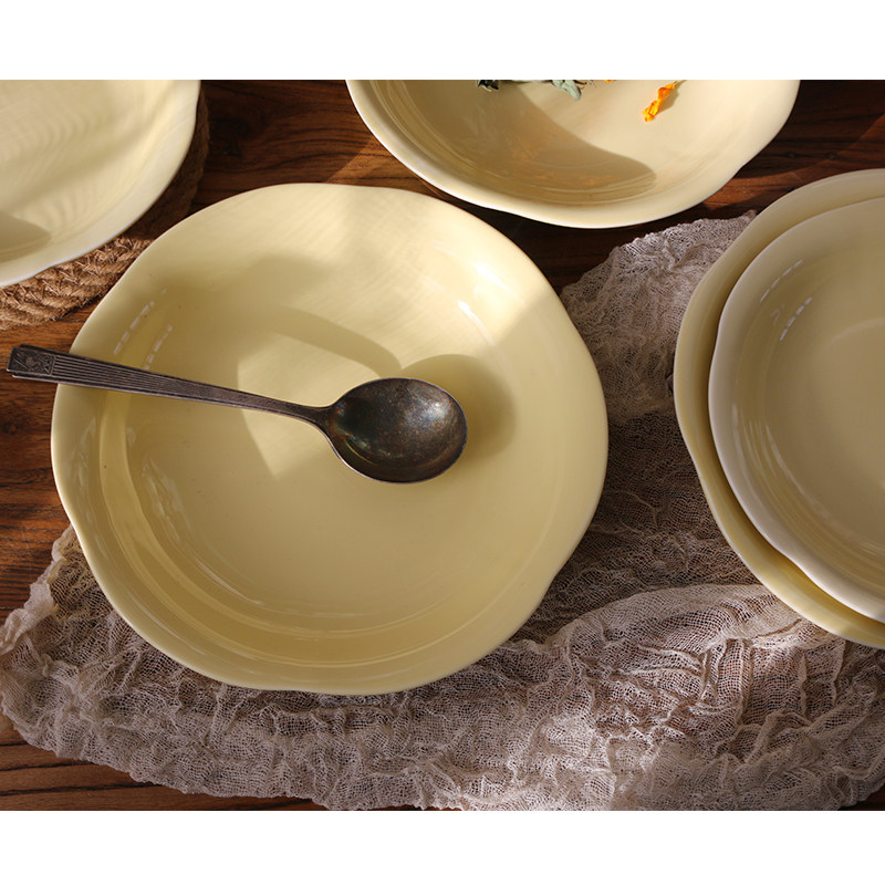 半颗橘子ho 奶黄色花瓣盘家用菜盘汤盘陶瓷釉下彩餐盘花型盘 半颗橘子ho 淘优券