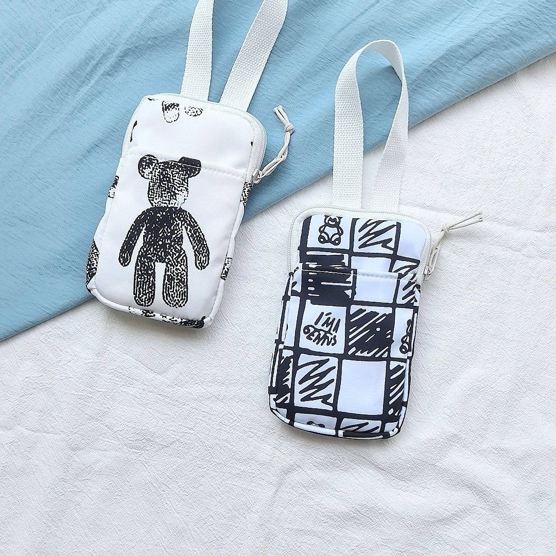 装手机专用袋手机包新款可爱小熊手拎包时尚涂鸦手拎包轻便百搭小,淘宝优惠券,粉丝福利购,淘宝优惠卷