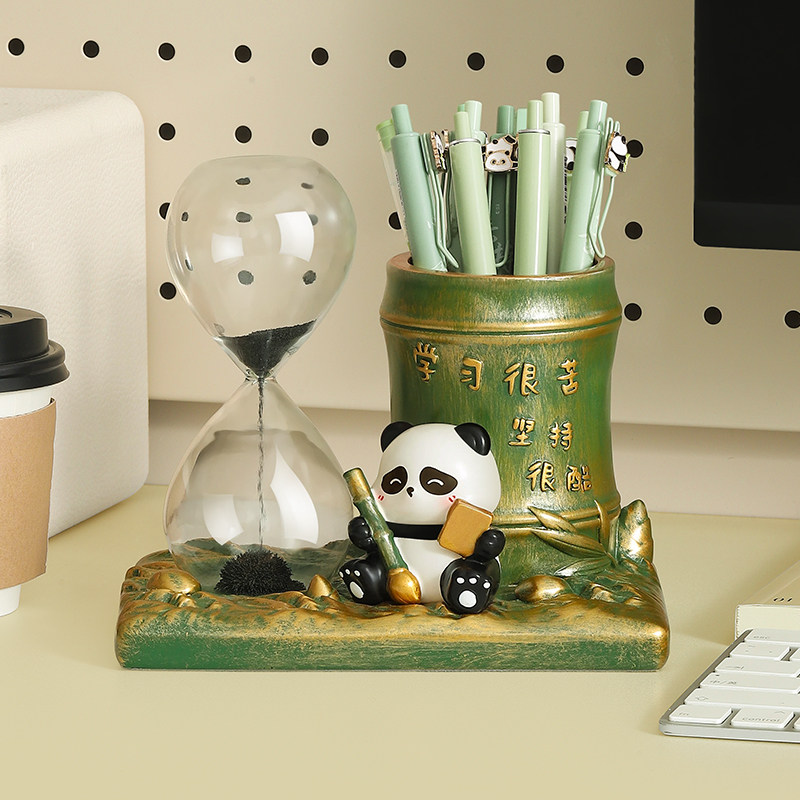 励志熊猫笔筒摆件沙漏计时学习很苦坚持很酷学生桌面上岸好运礼物,淘宝优惠券,粉丝福利购,淘宝优惠卷