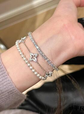 新款镂空四叶草手链女拉丝点钻