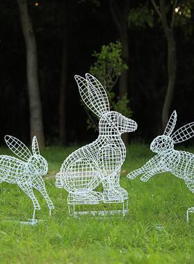 不锈钢镂空兔子雕塑园林景观小区草坪铁艺网格发光动物装饰品摆件