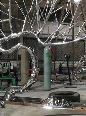 不锈钢松树柏树雕塑抽象仿真树广场公园别墅景观植物创意装饰摆件