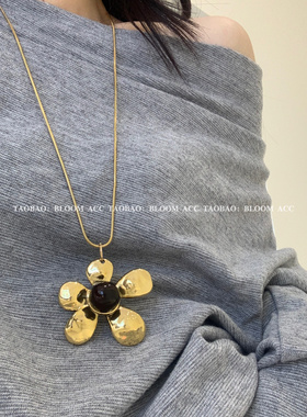 开春新款～简约高级做旧大花朵吊坠项链长款毛衣链百搭时尚配饰链