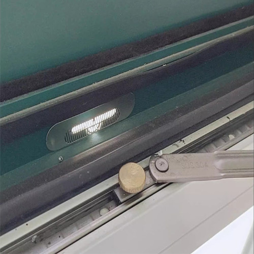升级款门窗流水孔防蚊虫贴不锈钢自粘纱窗排水孔出水口堵洞网家用 - 图0
