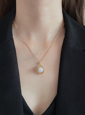 Korean Fashion Whirlpool Pearl Necklace for Woman Girl