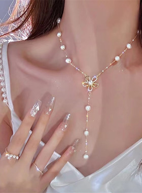 French Short Clavicle Chain New Flower Fairy Light Luxury