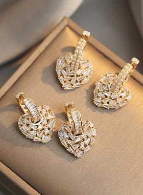 2023 Multi Wearing Method Zircon Inlaid Peach Heart Pendant