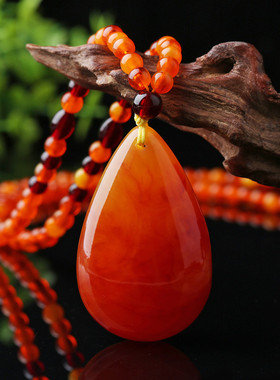 血琥珀红色衣服配饰品蜜蜡吊坠