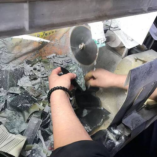 本店和田玉玉料代加工 黑青塔青墨玉白玉碧玉掏手镯切牌 珠子戒面 - 图0