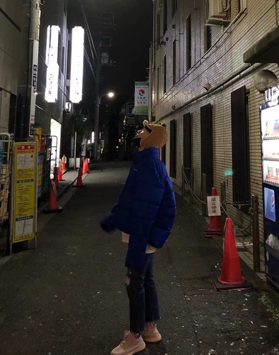 Синяя цветная шапка для отдыха, пуховик