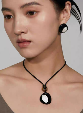 Céleste苔矶系列黑琅吊坠项链女