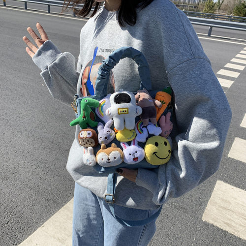 女包秋冬新款网红娃娃少女手提包可爱玩偶牛仔女士斜挎包造型包潮 - 图0