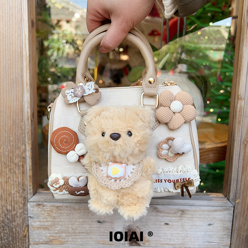 IOIAI偶爱原创设计奶油小熊单肩斜挎包可爱手提包包女高颜值拎包,淘宝优惠券,粉丝福利购,淘宝优惠卷