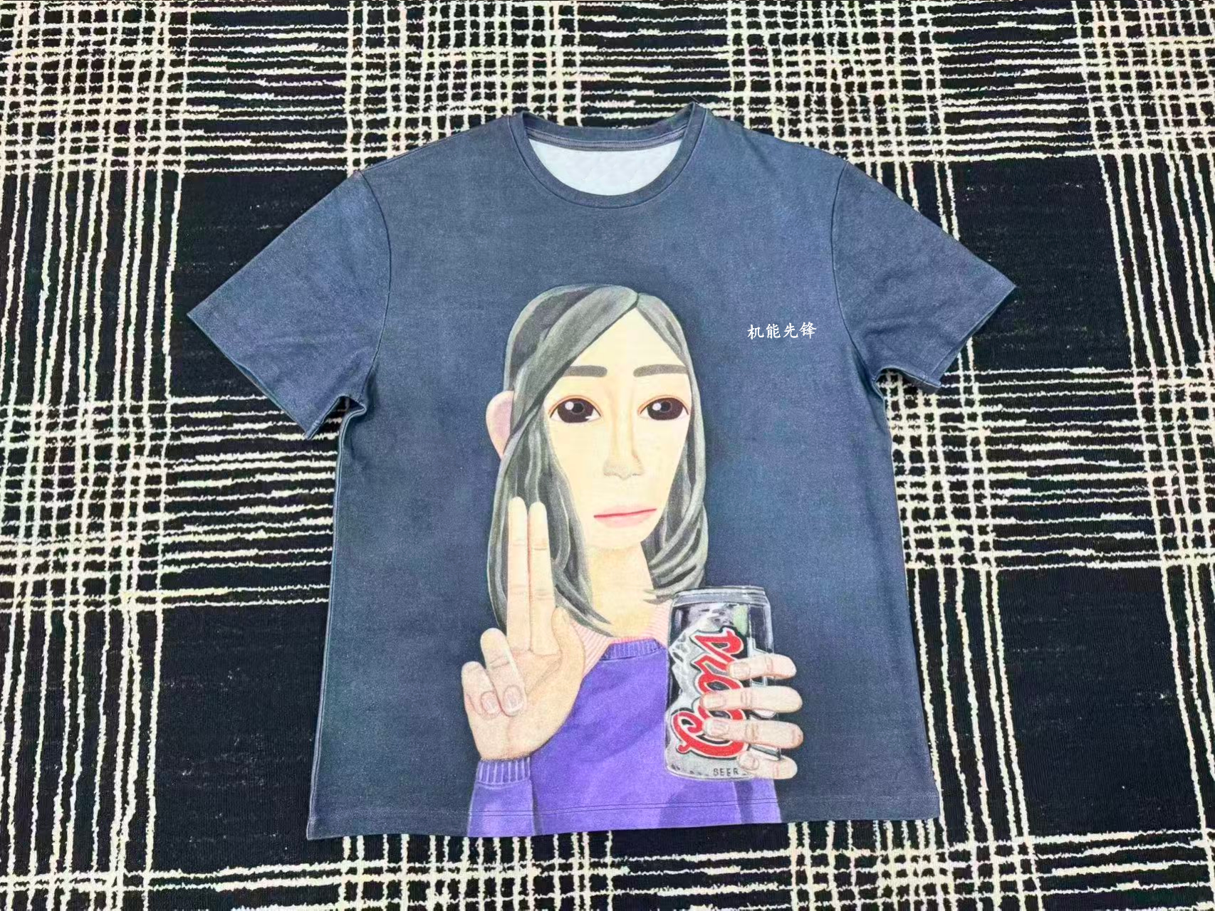 MADEBYSWAG autonomous Brian black short sleeves