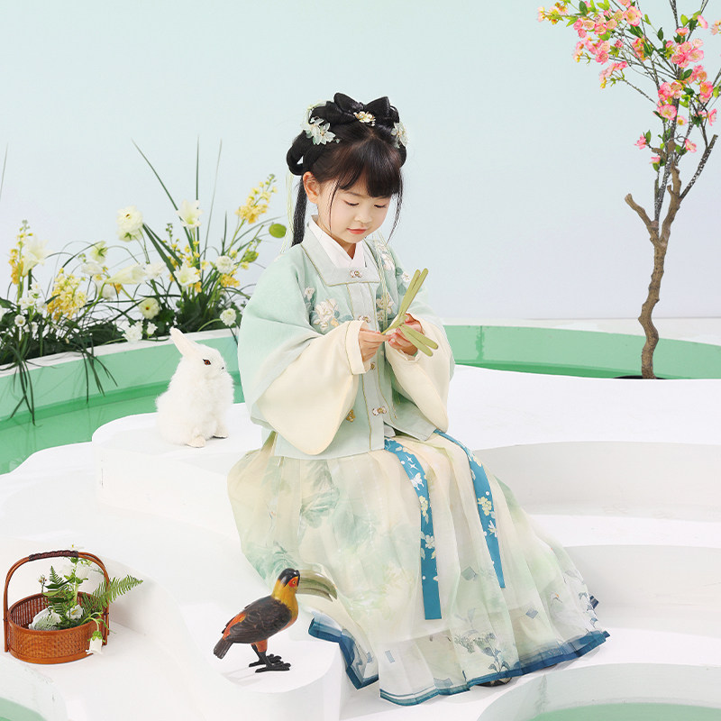 十三余儿[山色图]国风刺绣小豆蔻 十三余汉服