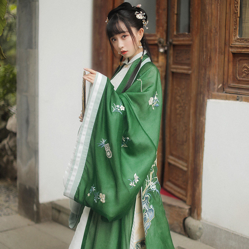 十三余儿[绿珠清影]重工刺绣小豆蔻 十三余汉服