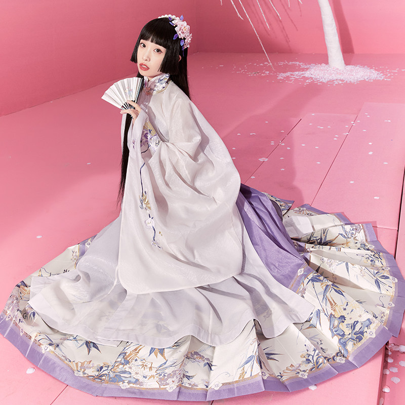 十三余儿[声声竹]明制绣花小豆蔻 十三余汉服