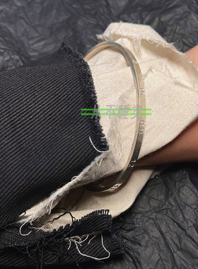 光面数字造型窄款纯银开口手镯