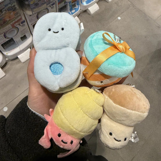 Companions of Japanese genuine QUALIA sea