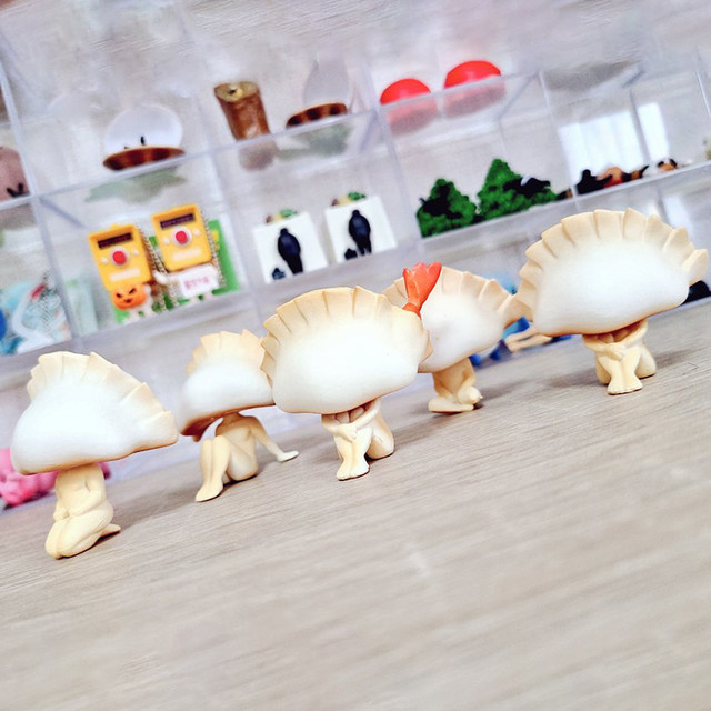 Japanese genuine QUALIA sitting dumpling gashapon