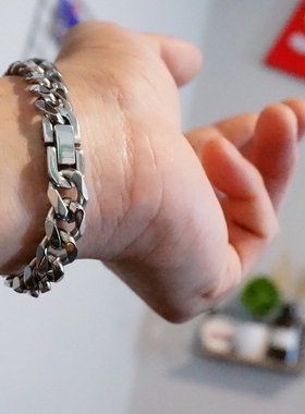 设计个性ins饰品小众简单男士潮男单身大方简约韩版手链