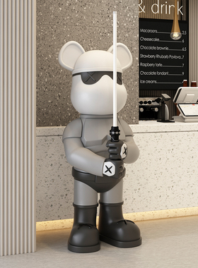 1.8米落地光剑暴力熊摆件