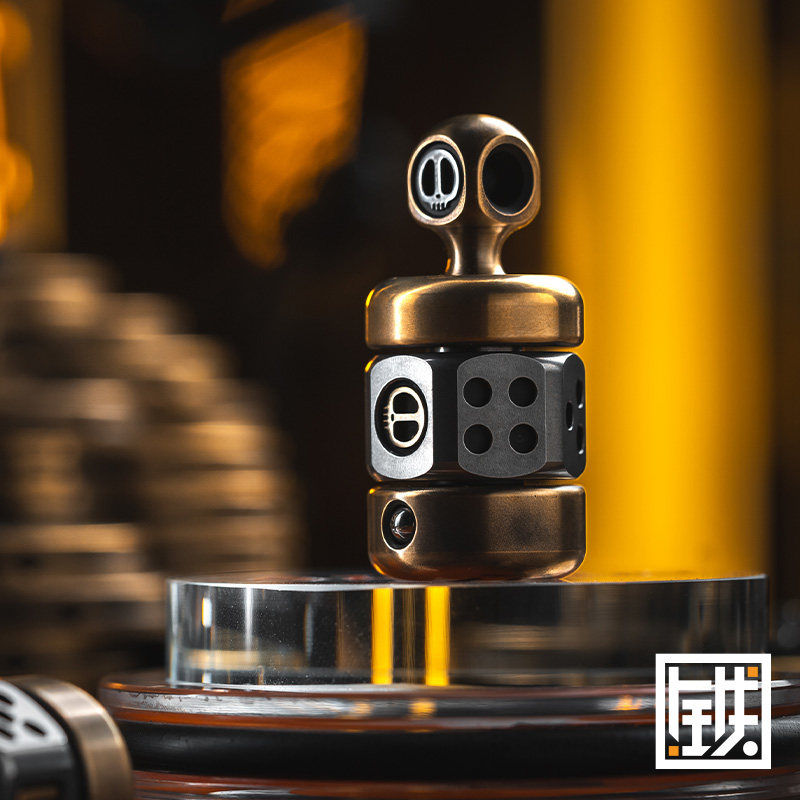 指玩屋 老铁匠大满贯幸运拨轮指尖陀螺棘轮手指解压黑科技玩具edc,淘宝优惠券,粉丝福利购,淘宝优惠卷