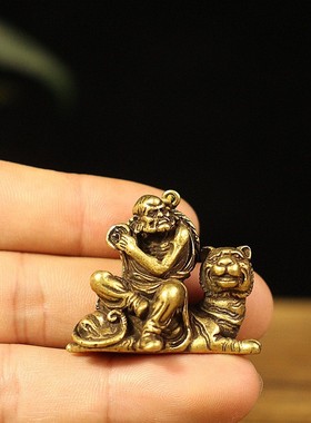 2026实心复古黄铜做旧铜降龙伏虎罗汉黄铜铜佛像仿古微雕桌面装饰
