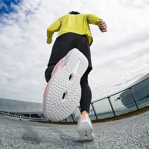 赤兔9pro儿童碳板跑步鞋超轻减震男童运动跑鞋心跳加绒二棉鞋学生 - 图3