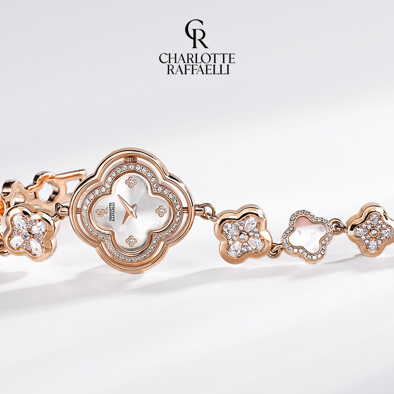 CR夏洛特 四叶草女士手表轻奢小众2025新款气质手链腕表生日礼物