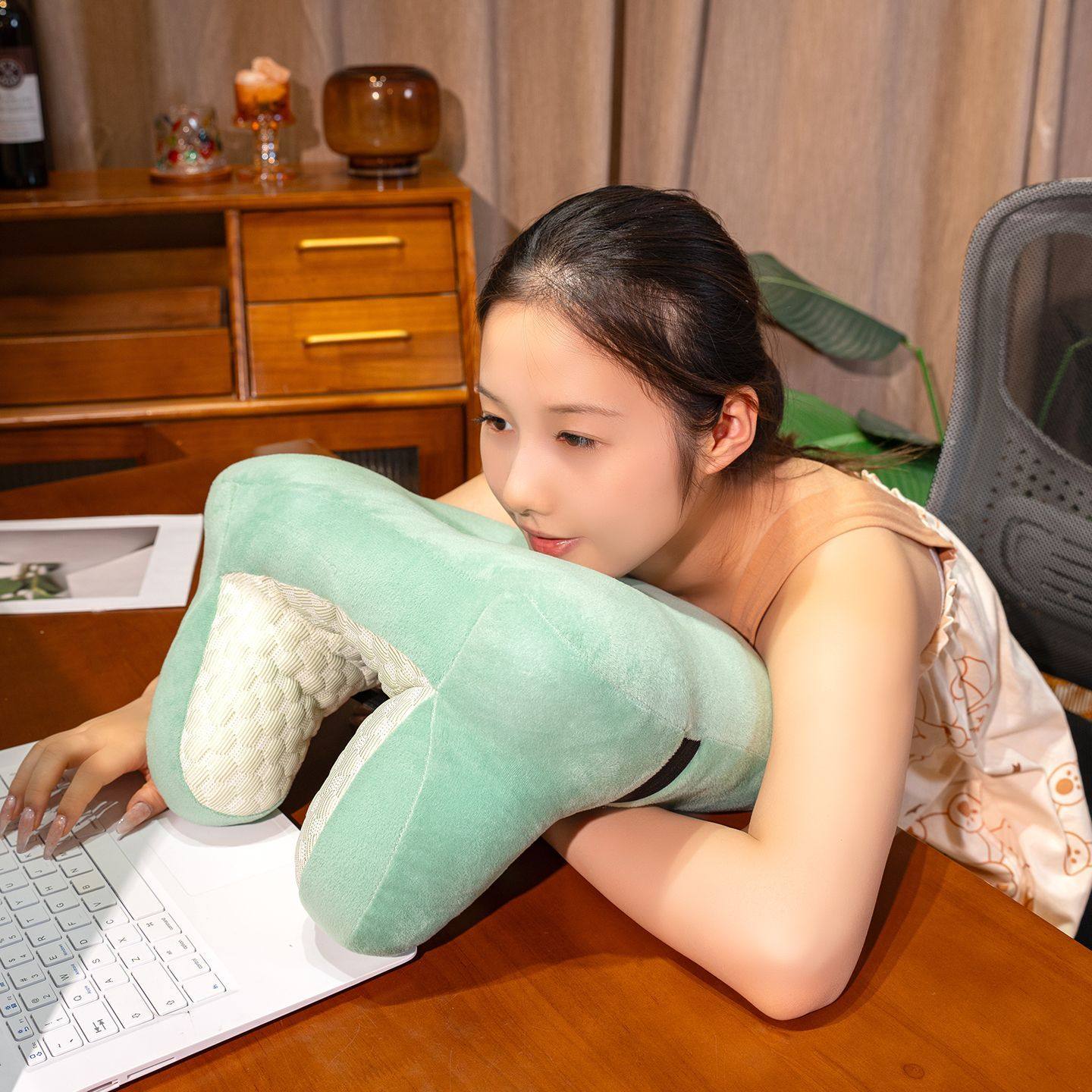办公室工位午休冰豆豆枕座椅仰睡颈枕靠枕趴睡枕趴桌两用枕护颈枕,淘宝优惠券,粉丝福利购,淘宝优惠卷