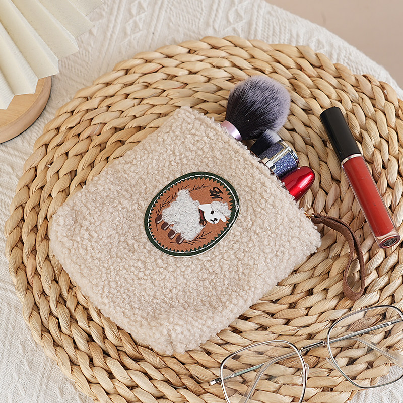 可爱小绵羊拉链化妆包小巧便携口红卫生巾收纳包ins简约学生少女,淘宝优惠券,粉丝福利购,淘宝优惠卷