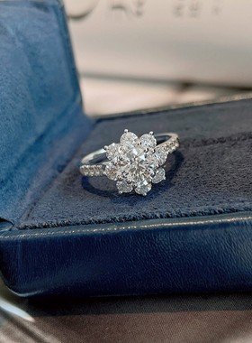HW克拉太阳花钻戒18K金