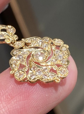 宫廷风镂空花丝钻石吊坠18K金