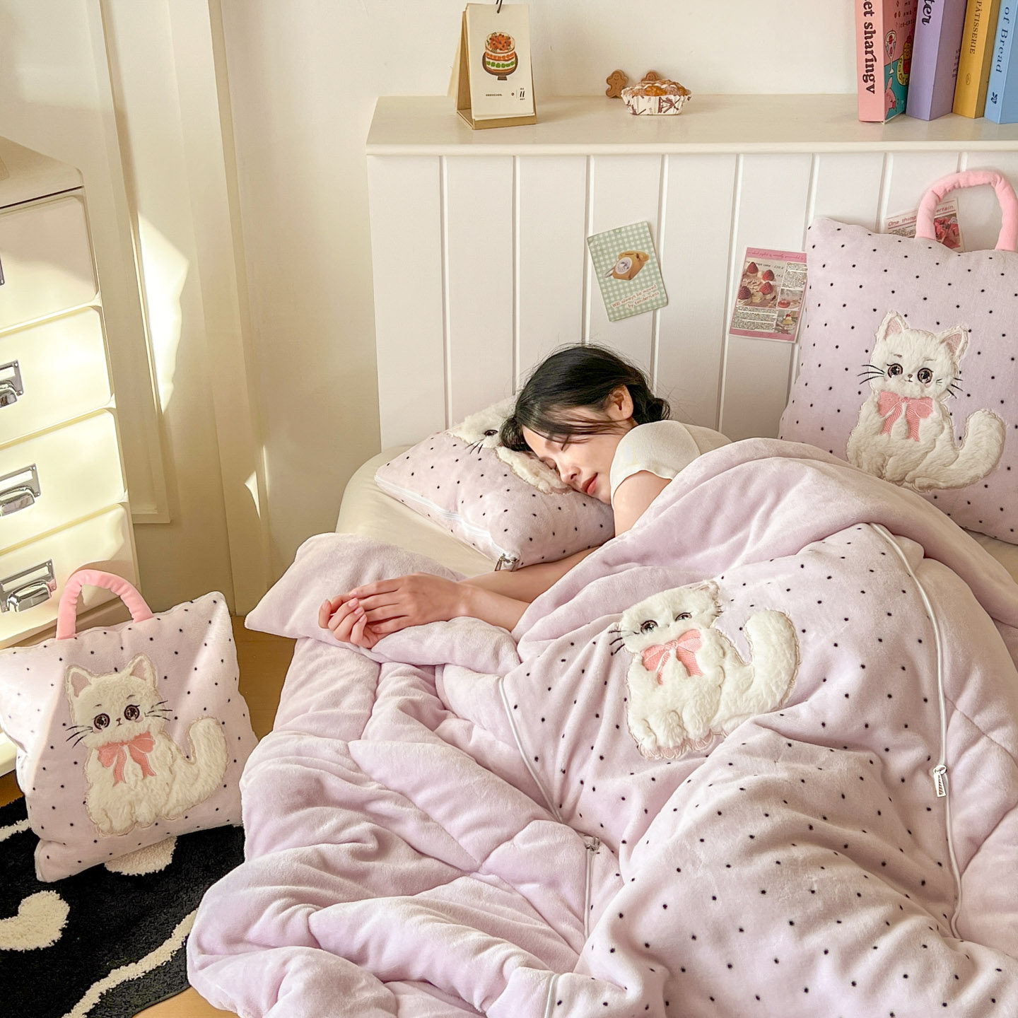 牛奶绒 加厚 抱枕车用被子两用2025新款沙发靠枕二合一冬季枕头被,淘宝优惠券,粉丝福利购,淘宝优惠卷