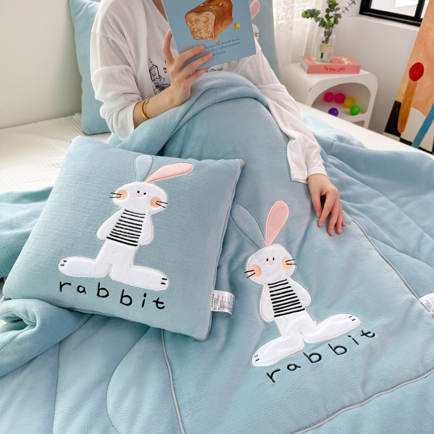 牛奶绒 加厚 双面绒冬季抱枕被子两用二合一车用午睡枕头沙发靠枕,淘宝优惠券,粉丝福利购,淘宝优惠卷