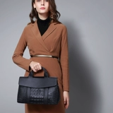 Вместительная и большая модная сумка для телефона, яркий броский стиль, коллекция 2023, из натуральной кожи