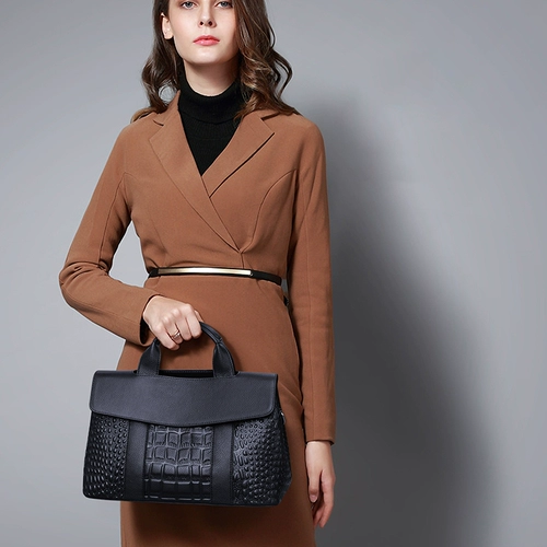 Вместительная и большая модная сумка для телефона, яркий броский стиль, коллекция 2023, из натуральной кожи