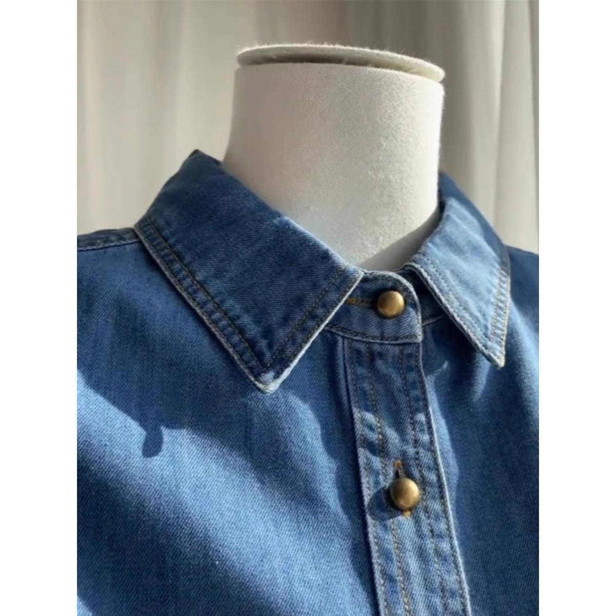 香港TIMO港风覆古蓝色牛仔衬衫女2025年早春宽松叠穿正肩衬衣上衣 - 图0