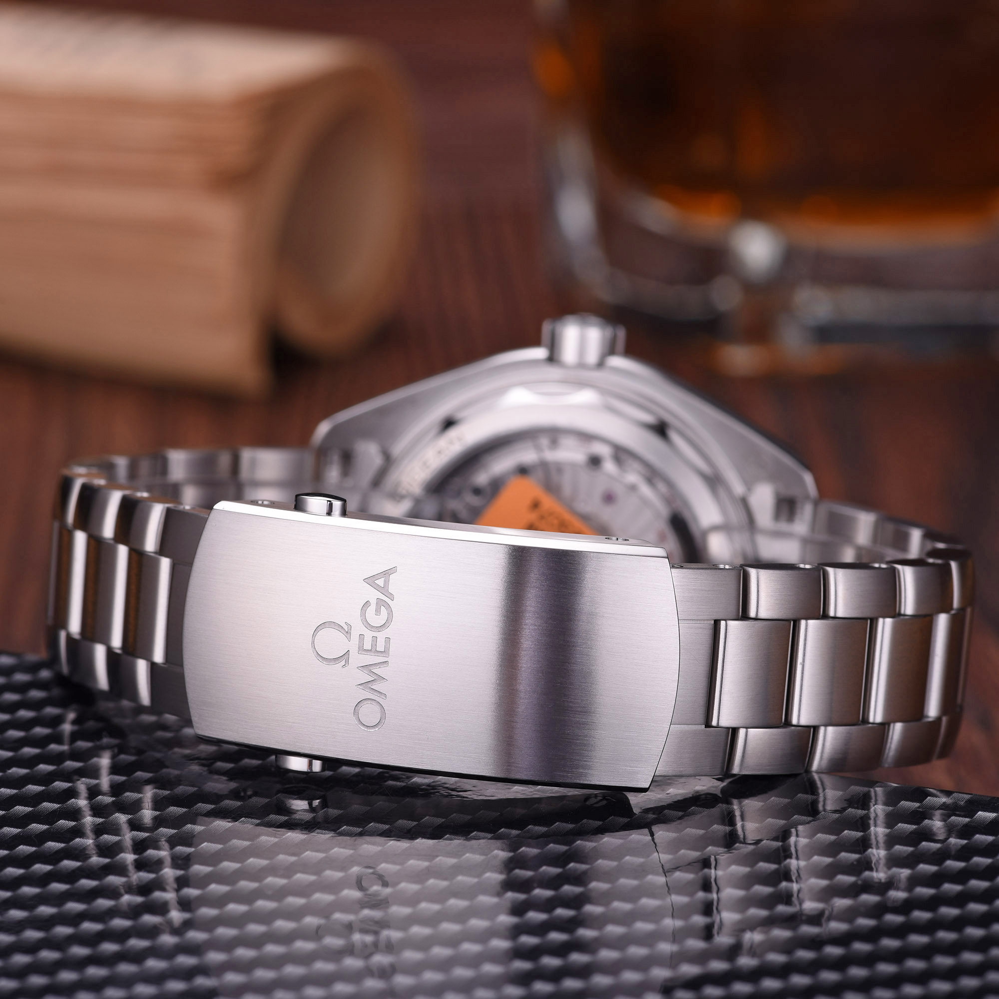 欧米茄海洋宇宙海马600米潜水男表 运洪金海外瑞士腕表