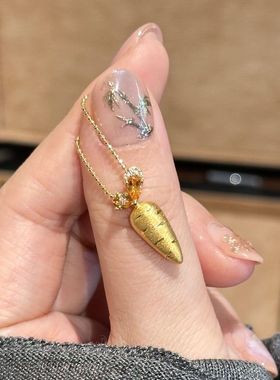轻奢高级感拉丝胡萝卜项链镶嵌锆石独特设计感吊坠百搭小众锁骨链