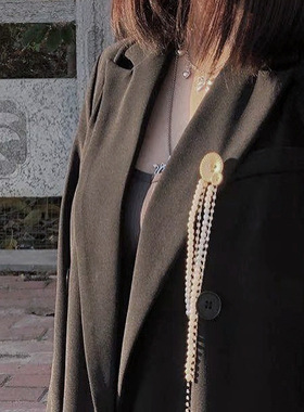 欧美气质水钻流苏胸针女个性金属宫廷风时尚别针外套西装休闲配饰