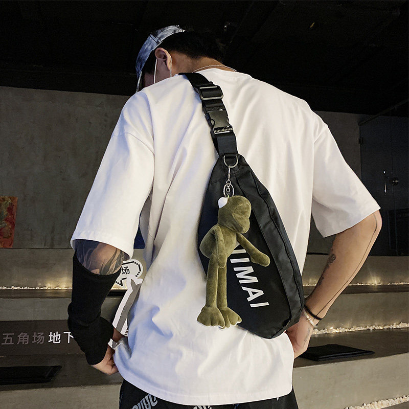 潮牌ins休闲运动小背包女斜挎包 尼麦男士包袋