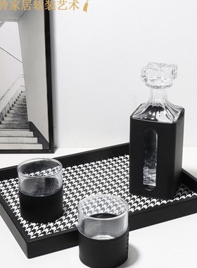 现代皮革玻璃轻奢酒器托盘相框摆件酒店样板间展厅展柜软装
