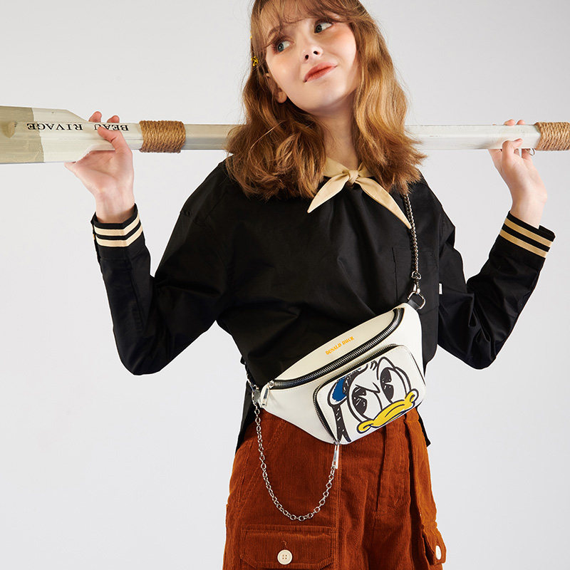 不莱玫女斜跨百搭2020 ck迪士尼胸包 singingbags胸包