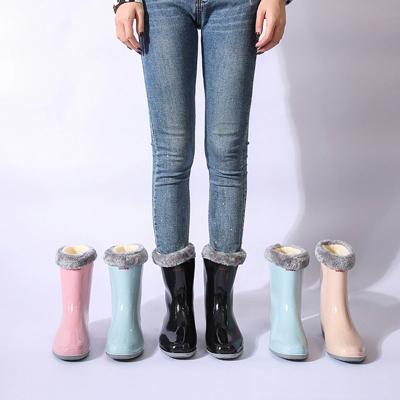 新款水鞋冬天雨鞋女款时尚外穿短筒胶鞋女防水防滑水靴子雨靴加厚 穿衣服